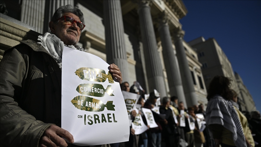 Hundreds of NGOs protest outside Spain’s parliament, calling to cease arms trade with Israel