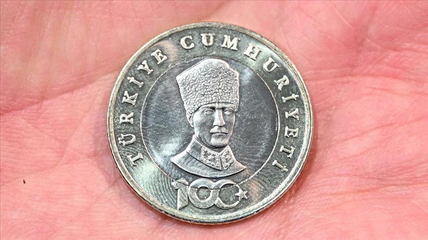 Darphane yetkilileri "5 liralık hatıra paralardaki Atatürk rölyefinin benzemediği" iddialarına yanıt verdi