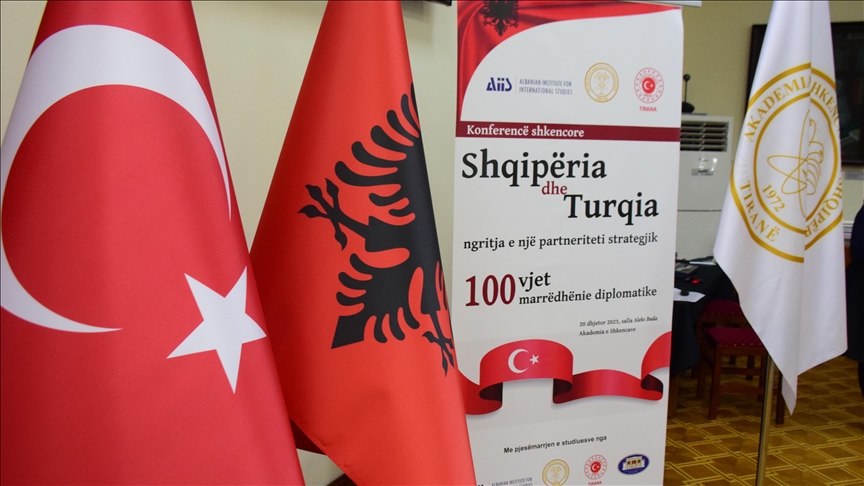 Në Tiranë mbahet konferenca shkencore mbi marrëdhëniet Shqipëri-Türkiye