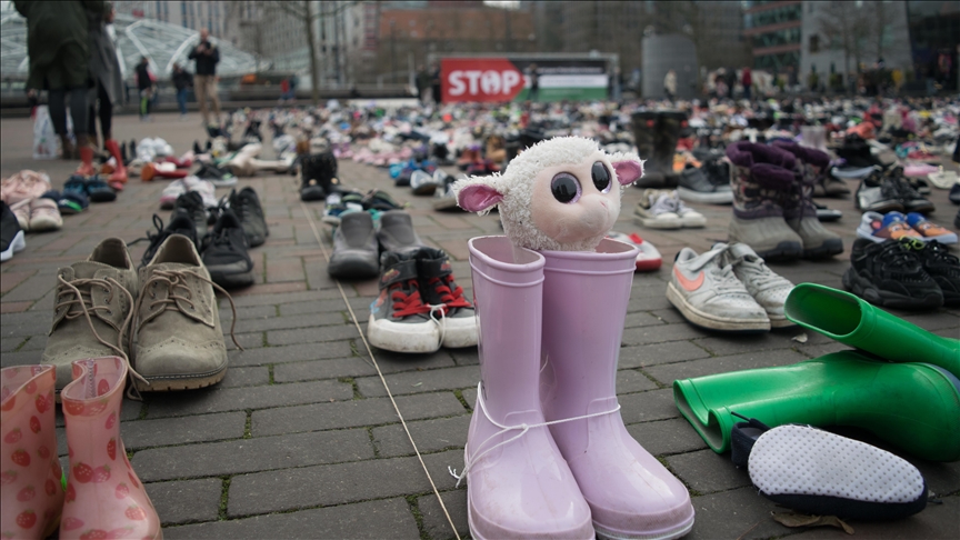 Nederland herdenkt met 8.000 schoenen de Palestijnse kinderen die zijn omgekomen in het conflict met Israël.