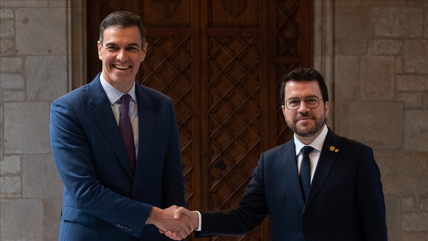 Kryeministri spanjoll dhe lideri katalanas arrijnë 5 marrëveshje të reja