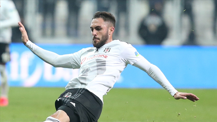 Beşiktaş, eski futbolcusu Victor Ruiz'e tazminat ödeyecek