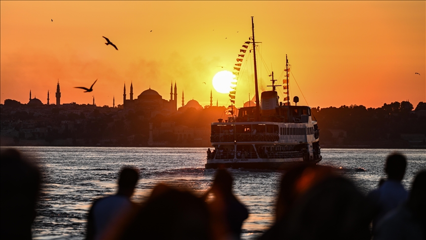 تركيا تستضيف نحو 53 مليون زائر خلال 11 شهرا