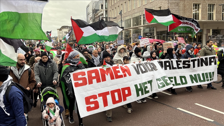 المئات يتظاهرون لدعم الفلسطينيين في أوترخت الهولندية
