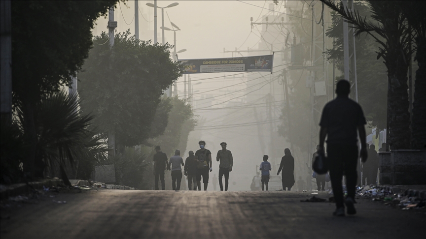 Thousands of Palestinians flee areas in central Gaza after warnings from Israeli army