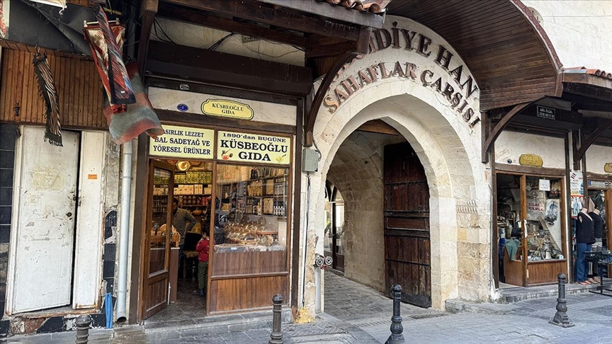 Tarihi handaki dükkan 5. kuşakla hizmette
