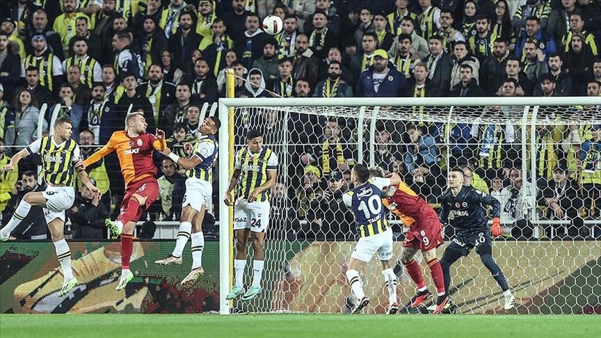 Super Lig derby between Fenerbahce, Galatasaray ends in goalless draw