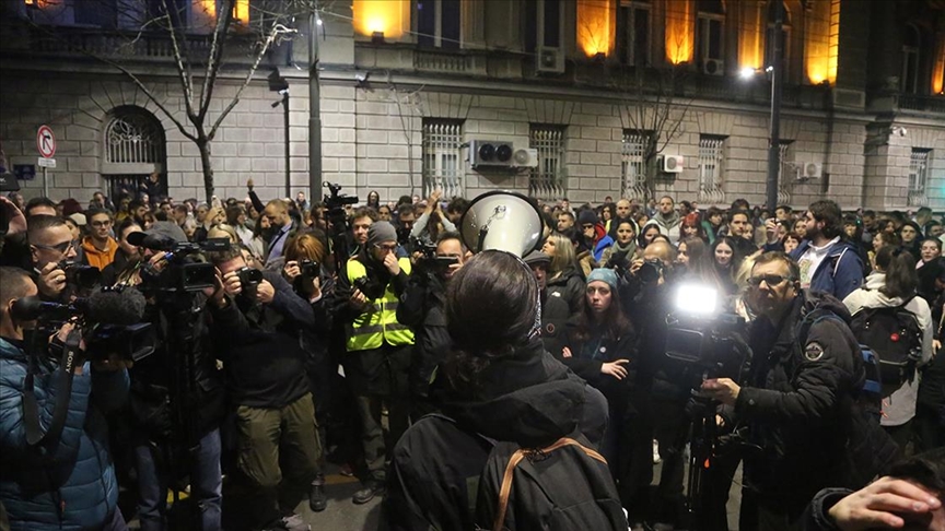 Beograd: Osmi protest ispred zgrade RIK-a protiče mirno
