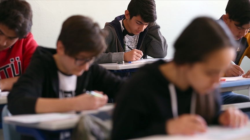 2024 bursluluk sınavı 5,6,7,8.9,10 ve 11’nci sınıf taban puanları sınıf ve kontenjanlara göre değişiyor Ülke genelinde ortaokul ve liselerde ilk kez uygulanacak "ortak yazılı  sınavlar" başlıyor