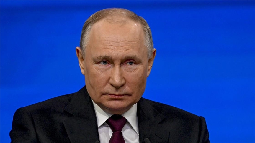 Putin approves Rosbank's purchase of Russian companies from Societe Generale