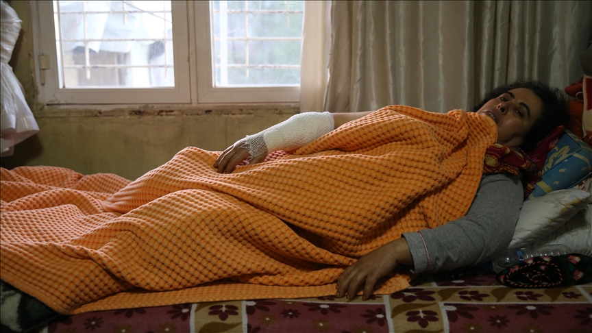 Hatay'da yasaklı ırk 3 köpeğin saldırısına uğrayan kadın yaralandı