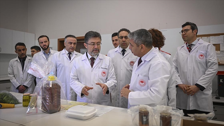 Bakan Yumaklı: Halkımızın sağlığıyla oynayanlarla göz açtırmayacağız