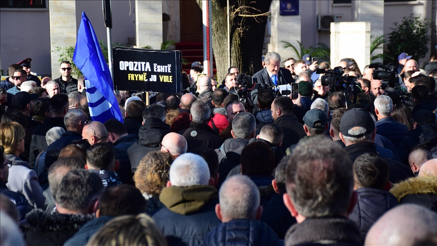 Во Албанија се одржа протест на повик на пратениците од опозицијата