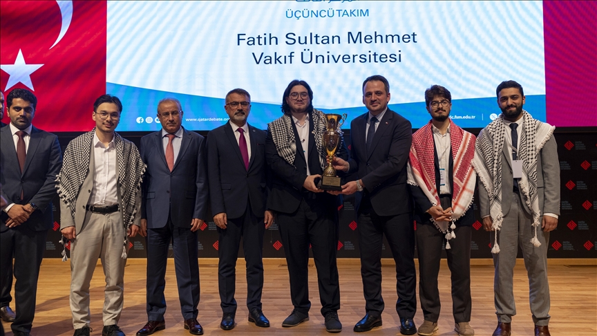 "آغري إبراهيم شيشان" تفوز بمناظرات الجامعات التركية باللغة العربية