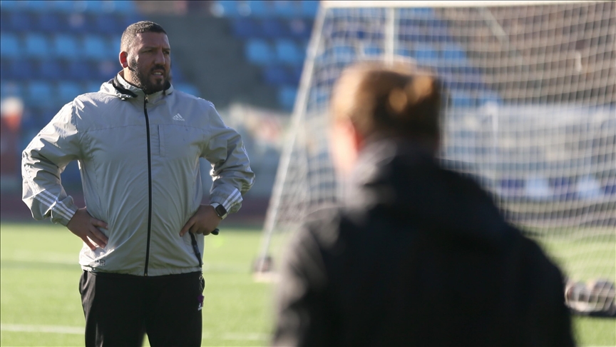 Silahlı saldırıda öldürülen teknik direktörün oğlu da babasının izinden gidiyor