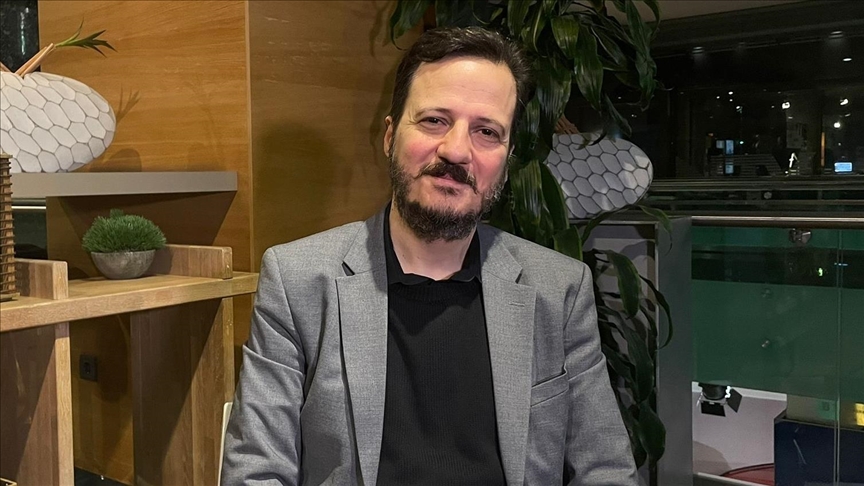 Grammy'de finale kalan Mehmet Ali Sanlıkol, çalışmalarında caz ile Türk müziğini birleştiriyor