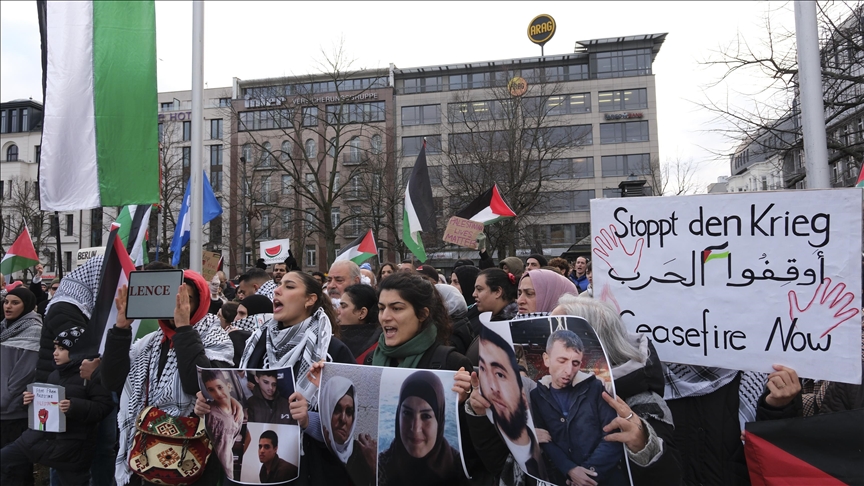Israelis living in Berlin demonstrate to end Gaza war