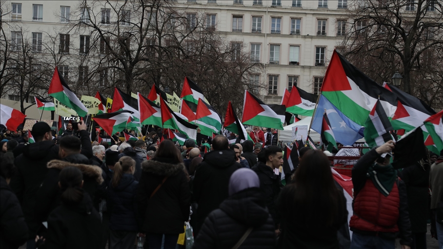 Pro-Palestine rally held in Paris during holiday season