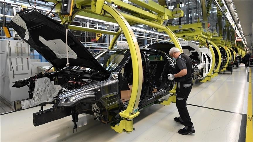 Germany’s manufacturing activity revised slightly higher in December