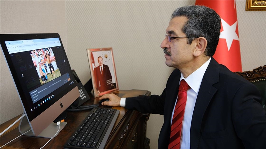Kırklareli Valisi Birol Ekici, ""Er Meydanı'nda" fotoğrafına oy verdi
