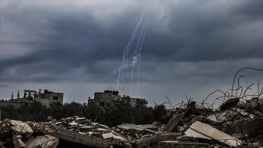 غزة.. معارك ضارية وإنذارات بإخلاء أحياء سكنية وسط وجنوب القطاع