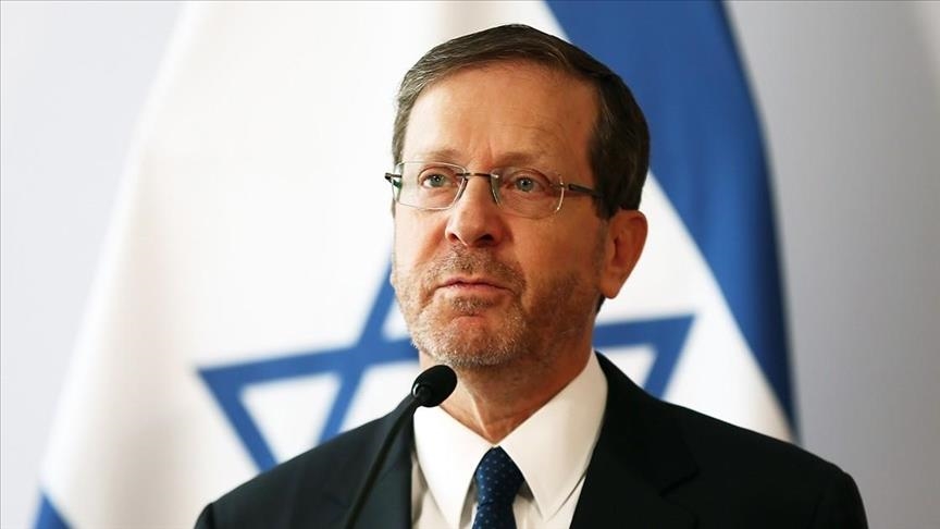 Israël : Isaac Herzog critiqué pour avoir signé sur un obus avant qu'il ne soit tiré vers Gaza