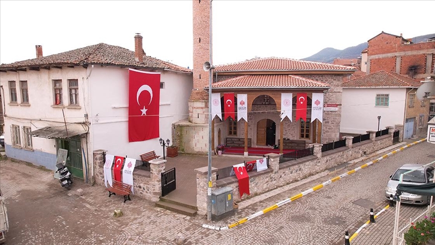 220 yıllık tarihi Yakup Bey Camii yarın ibadete açılacak