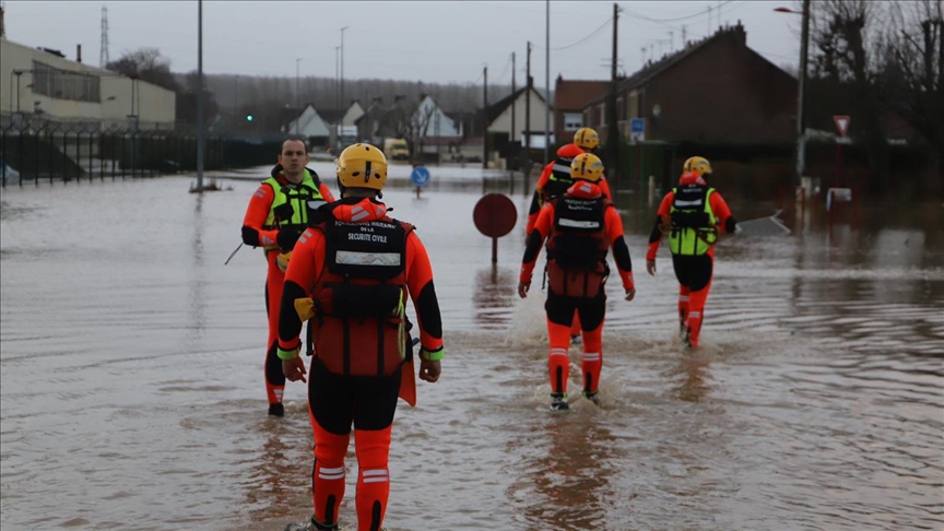 1 dead as floods sweep parts of France