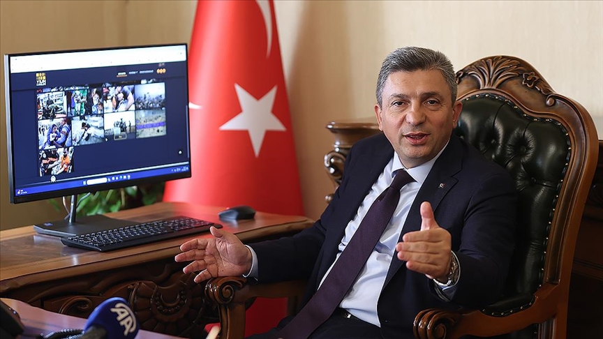 Antalya Valisi Şahin'in tercihi "Türkiye Yüzyılı" oldu