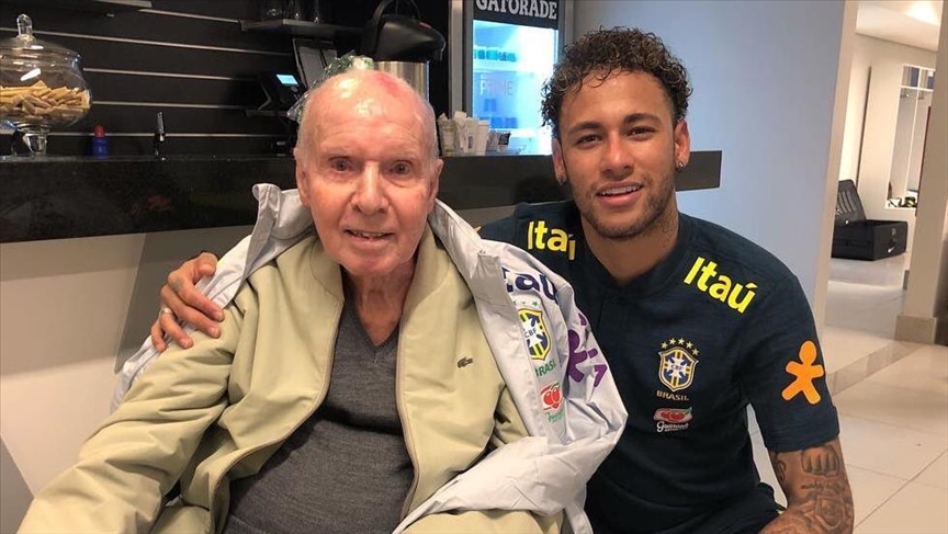 Mario Zagallo, Brazil's 4-time FIFA World Cup champion, dies at 92