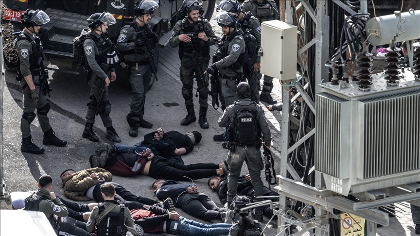 İsrail, 7 Ekim'den bu yana Batı Şeria ve Doğu Kudüs'te 5 bin 680 Filistinliyi gözaltına aldı