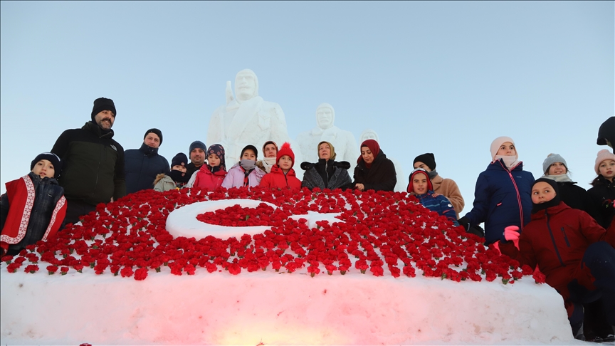 تركيا.. افتتاح “تماثيل ثلجية” في ذكرى معركة “صاري قامش”