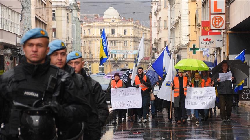 U Sarajevu protest "Svi za Bosnu, Bosna za sve": BiH se kao država nastavlja razarati pred očima čitavog svijeta