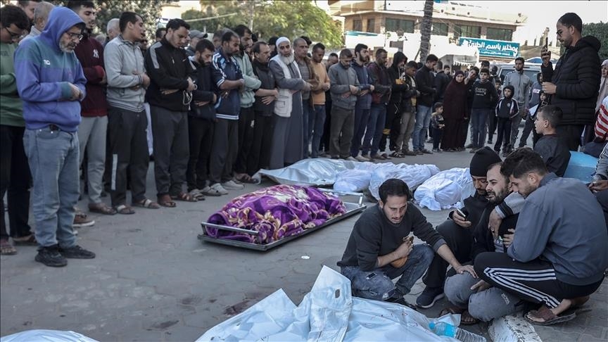 Al menos 73 cadáveres son llevados al Hospital de los Mártires de Al Aqsa, Gaza, en las últimas 24 horas