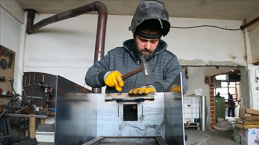 Bayburtlu aile 4 kuşaktır soba üretiyor 
