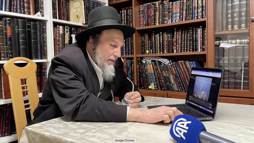 Ortodoks Haham Sofer, AA'nın "Yılın Kareleri" oylaması sırasında gözyaşlarını tutamadı