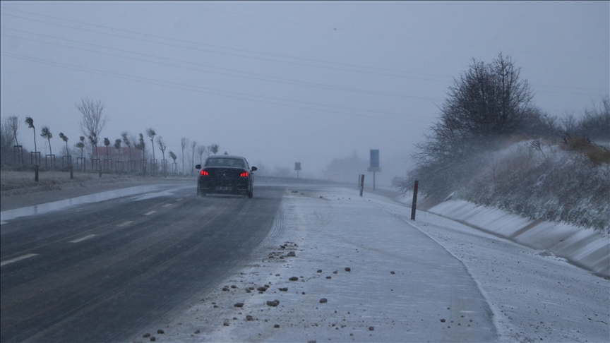 Tekirdağ'da kar yağışı ekli oluyor