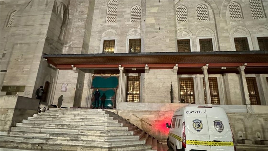 Fatih Camisi İmamı Kurra Hafız Galip Usta ve cami cemaatinden bir kişiyi bıçakla yaralayan şüpheli tutuklandı