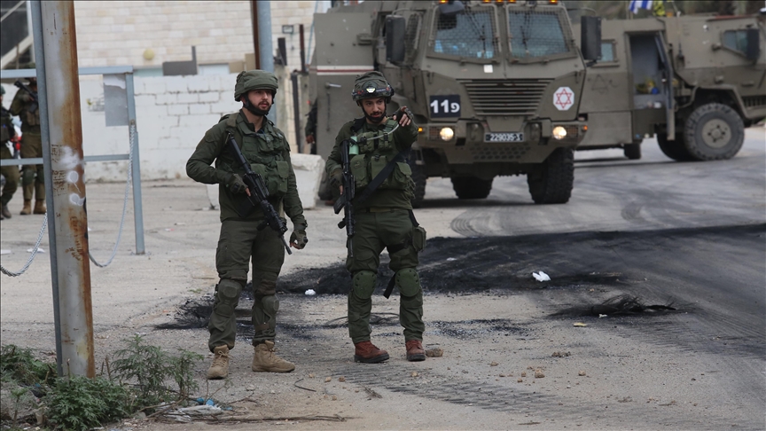 Israeli army raids Nablus city in occupied West Bank, injures 8 Palestinians