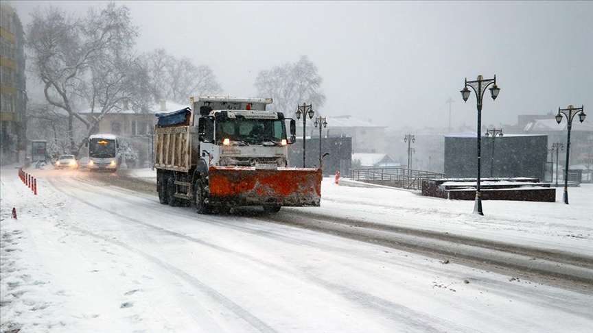 Tekirdağ ve Kırklareli'nde kar yağışı devam ediyor