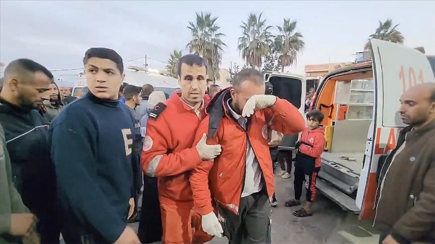 "الهلال الأحمر" بغزة: ارتفاع حصيلة قتلى قصف مركبة إسعاف إلى 6