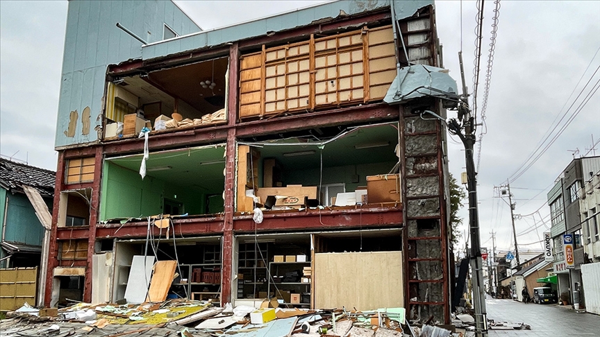 Japonya'daki depremlerde yaşamını yitirenlerin sayısı 206'ya çıktı
