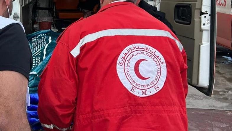 6 killed as Israeli jets bomb ambulance in central Gaza