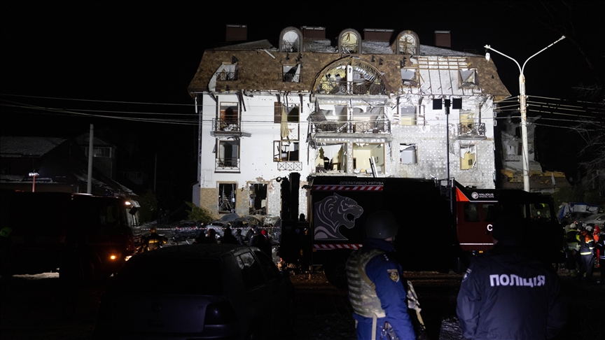 S-300 missile attack hits hotel in eastern Ukraine where Anadolu journalists were staying