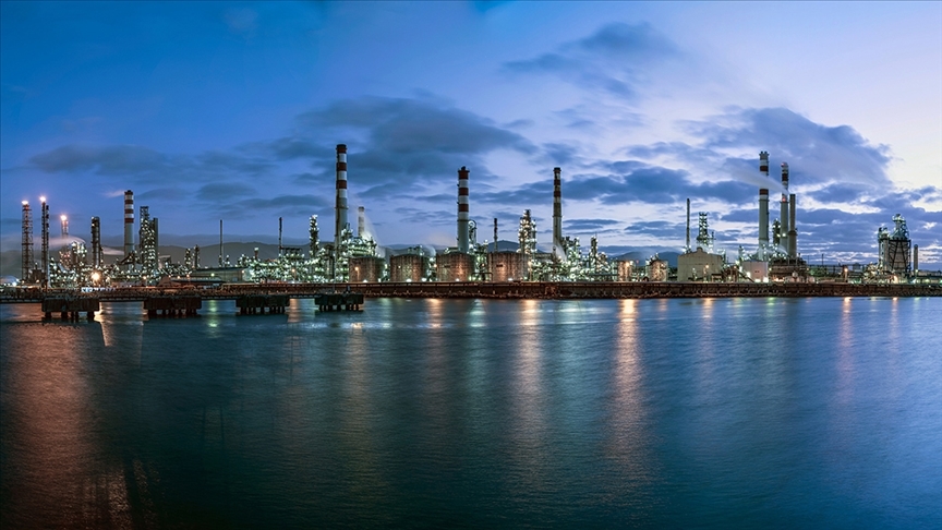 Tüpraş, Irak'tan aldığı petrolü taşıyan gemiyle irtibatın kesildiğini, rafineri operasyonlarının devam ettiğini bildirdi