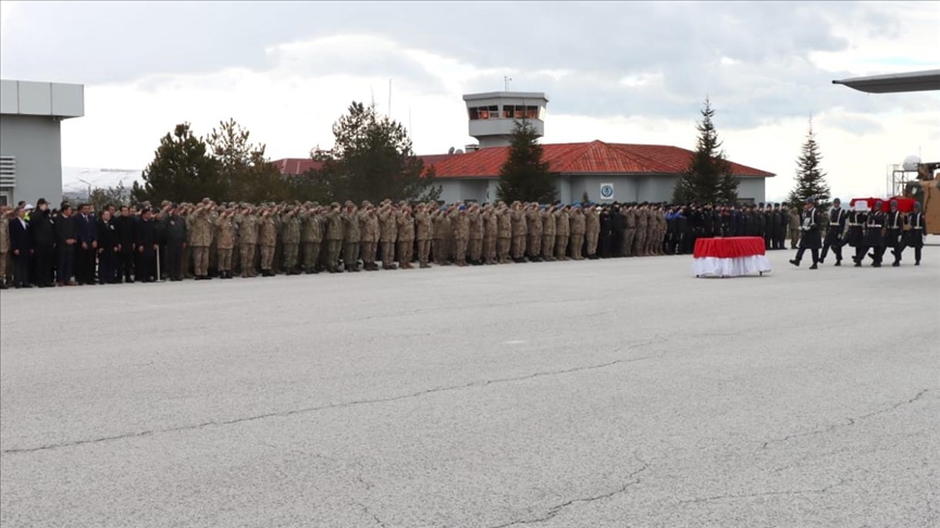 Pençe-Kilit Operasyonu bölgesinde şehit olan asker için Van'da tören düzenlendi