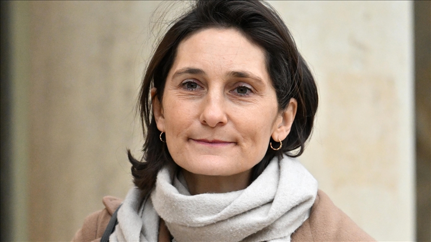 France : La nouvelle ministre de l'Éducation choisit un établissement privé controversé pour ses enfants (Médias)