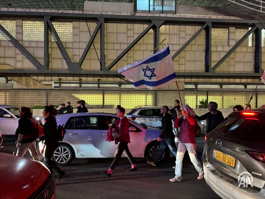 Thousands rally in Tel Aviv against Israeli government