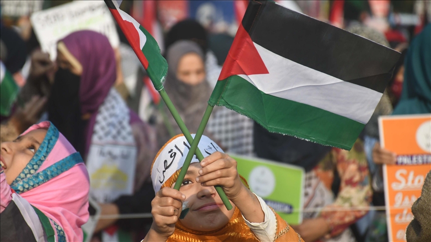 "Stop au génocide à Gaza" : Des dizaines de milliers de personnes manifestent au Pakistan