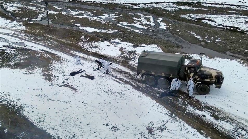Азербайджанские коммандос нейтрализовали диверсионную группировку условного противника